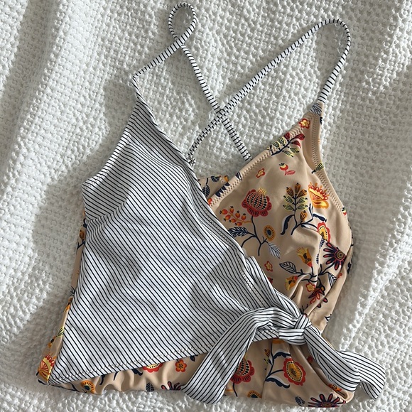 One piece Cupshe bathing suit - Picture 2 of 6